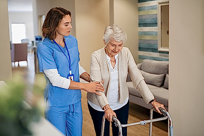 YAŞLI VE HASTA BAKIM KURSU